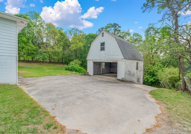 3rd image of 126 Hicks Ln, Rockwood, TN 37854 | MLS# 3525529