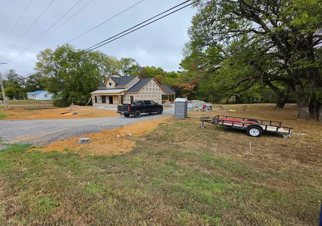Photo 3 of Single family home for sale at 415 Narrows Rd, Shelbyville, TN 37160 | MLS# 3598368 | Listing updated on 2026-09-23