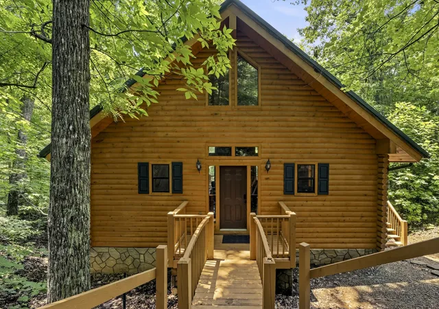 3rd image of 820 Pinnacle Vista Rd, Gatlinburg, TN 37738 | MLS# 3525626