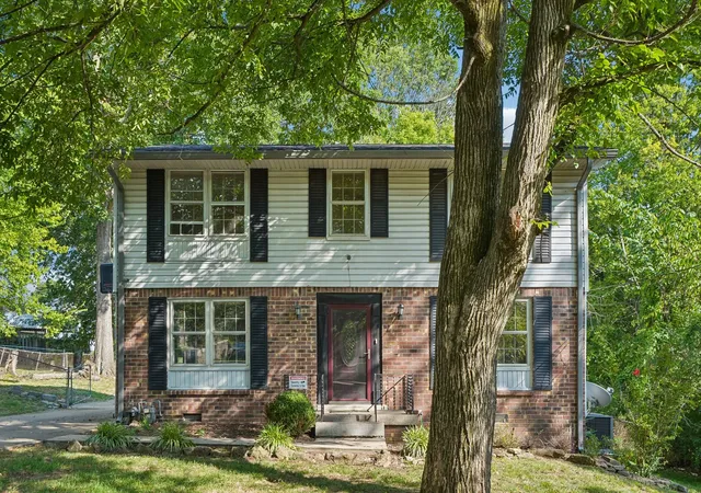 Photo 1 of Single family home for sale at 103 Mountainwood Dr, Hendersonville, TN 37075 | MLS# 3527899 | Listing updated on 2026-08-28