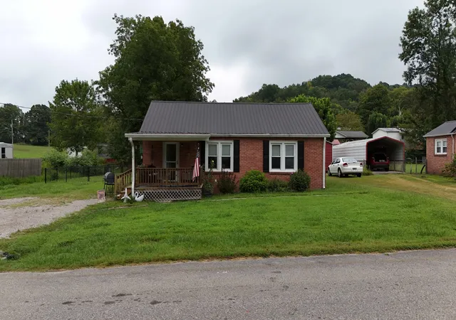 1st image of 127 Washington St, Celina, TN 38551 | MLS# 3525557