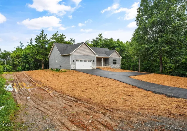 Photo 2 of Single family home for sale at 1963 Lee Proffitt Way, Sevierville, TN 37876 | MLS# 3591829 | Listing updated on 2026-09-23
