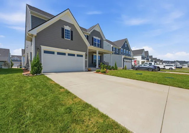 Photo 2 of Single family home for sale at 6542 Outlook Dr, Murfreesboro, TN 37128 | MLS# 3540334 | Listing updated on 2026-10-08