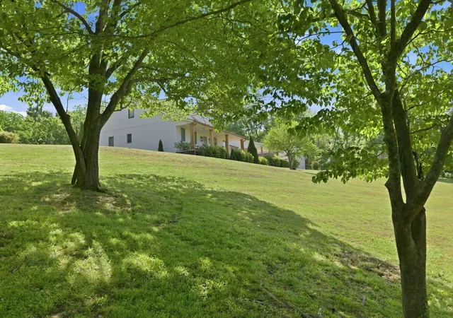 2nd image of 881 Mount Olivet Rd, Columbia, TN 38401 | MLS# 3525824