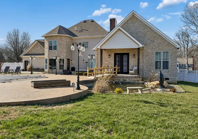 Photo 3 of Single family home for sale at 1045 Claremont Dr, Columbia, TN 38401 | MLS# 3529502 | Listing updated on 2026-08-31