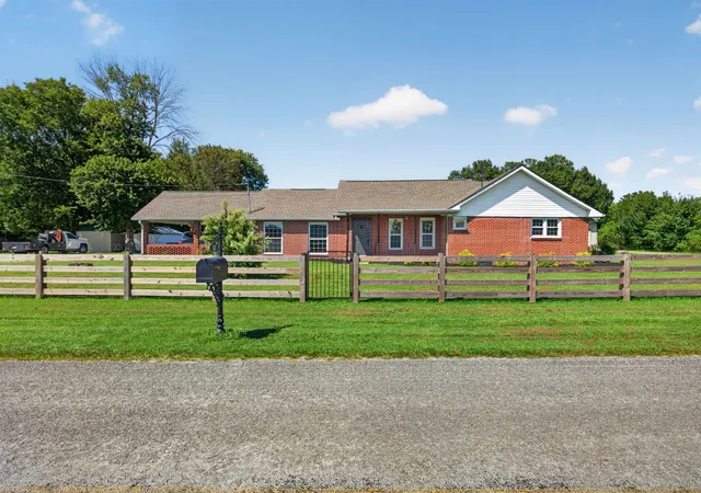 Single family home for sale at 112 Goose Pond Rd, Manchester, TN 37355 | MLS# 3527433