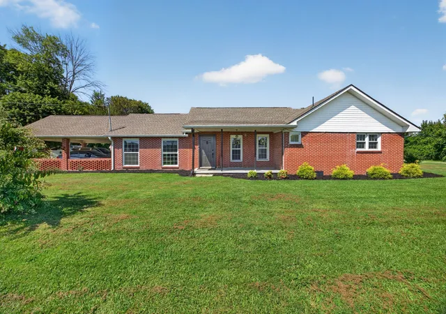 Photo 1 of Single family home for sale at 112 Goose Pond Rd, Manchester, TN 37355 | MLS# 3527433 | Listing updated on 2026-09-07