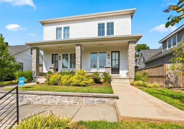 2nd image of 1812 5th Ave N, Nashville, TN 37208 | MLS# 3525669