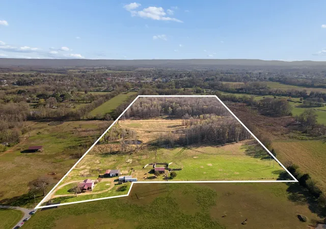 Photo 3 of Single family home for sale at 324 Laster Holman Rd, Decherd, TN 37324 | MLS# 3529532 | Listing updated on 2026-09-17