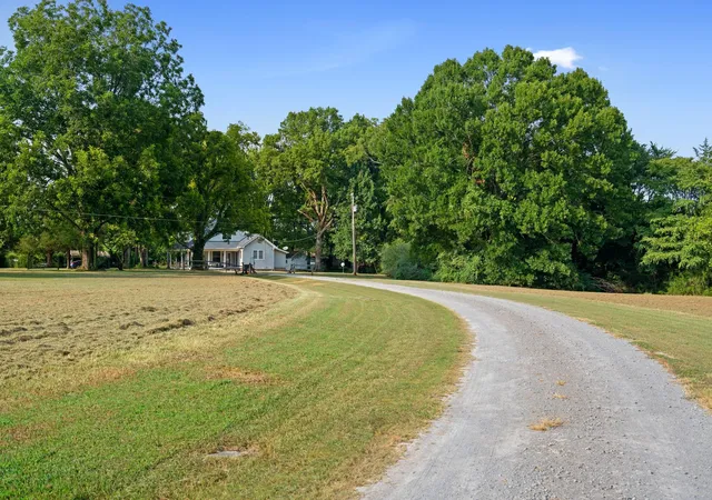 3rd image of 2161 Verona Caney Rd, Lewisburg, TN 37091 | MLS# 3525698