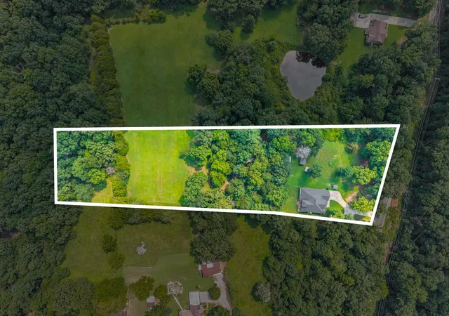 Photo 2 of Single family home for sale at 1663 Southside Rd, Southside, TN 37171 | MLS# 3527082 | Listing updated on 2026-08-30