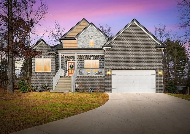 Single family home for sale at 1663 Southside Rd, Southside, TN 37171 | MLS# 3527082