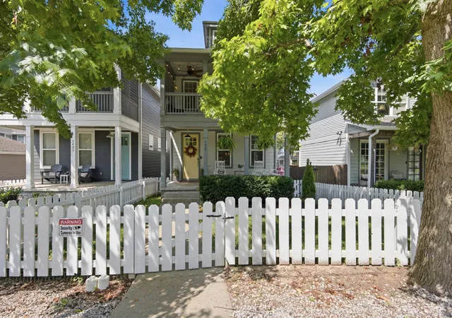Photo 2 of Single family home for sale at 2407 Chapel Ave, Nashville, TN 37206 | MLS# 3529991 | Listing updated on 2026-10-03