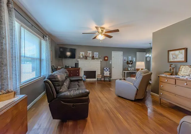 Photo 4 of Sale Pending at 100 Franklin St, Mc Minnville, TN 37110 | MLS# 3526714 | Listing updated on 2026-09-04