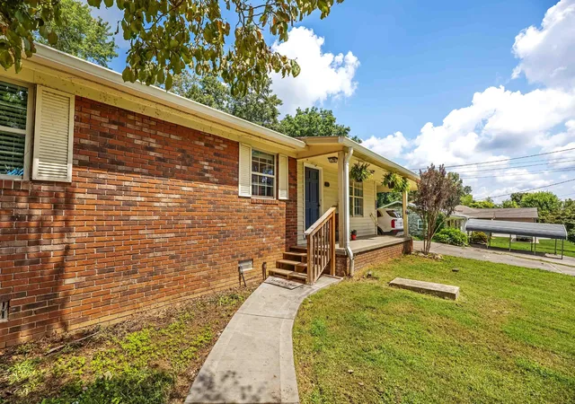 Photo 3 of Single family home for sale at 335 Winchester Road, Lenoir City, TN 37772 | MLS# 3525670 | Listing updated on 2026-09-22