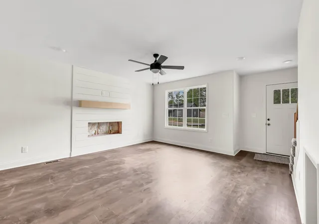 Photo 3 of Single family home for sale at 265 Wayne Hall Rd, Clarksville, TN 37040 | MLS# 3528266 | Listing updated on 2026-08-28