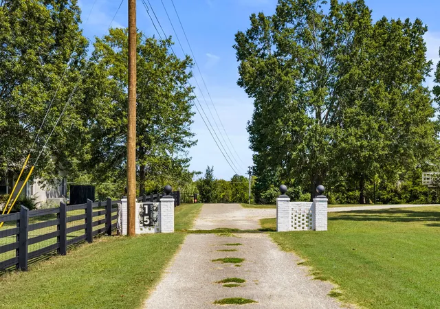 Photo 3 of Single family home for sale at 15 Autumn Ln, Savannah, TN 38372 | MLS# 3525719 | Listing updated on 2026-10-04