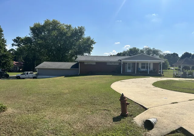 Photo 2 of Single family home for sale at 30306 Highland Dr, Ardmore, TN 38449 | MLS# 3530919 | Listing updated on 2026-09-26