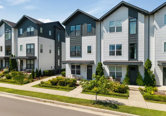 Photo 3 of Townhouse for sale at 617a Vernon Ave, Nashville, TN 37209 | MLS# 3531640 | Listing updated on 2026-09-03