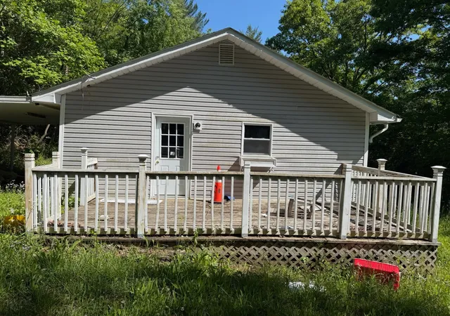 Photo 1 of Single family home for sale at 216 Collins St, Sneedville, TN 37869 | MLS# 3525763 | Listing updated on 2026-09-16