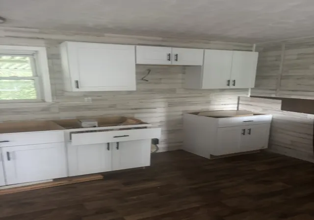 Photo 3 of Single family home for sale at 216 Collins St, Sneedville, TN 37869 | MLS# 3525763 | Listing updated on 2026-09-16