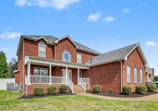 Photo 3 of Single family home for sale at 107 Seven Springs Dr, Mount Juliet, TN 37122 | MLS# 3525772 | Listing updated on 2026-10-07