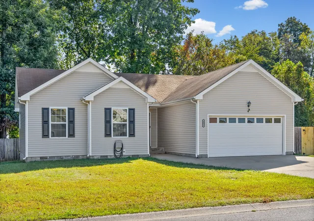 Photo 3 of Single family home for sale at 1515 Reasons Dr, Clarksville, TN 37042 | MLS# 3612690 | Listing updated on 2026-10-09