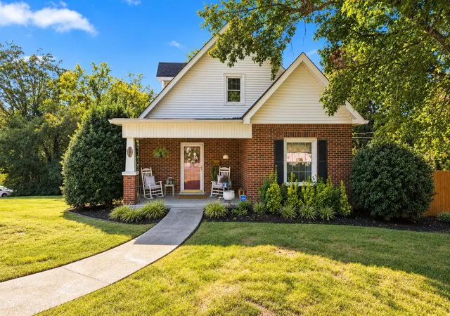 Photo 3 of Single family home for sale at 301 Cullum St, Carthage, TN 37030 | MLS# 3542365 | Listing updated on 2026-09-27
