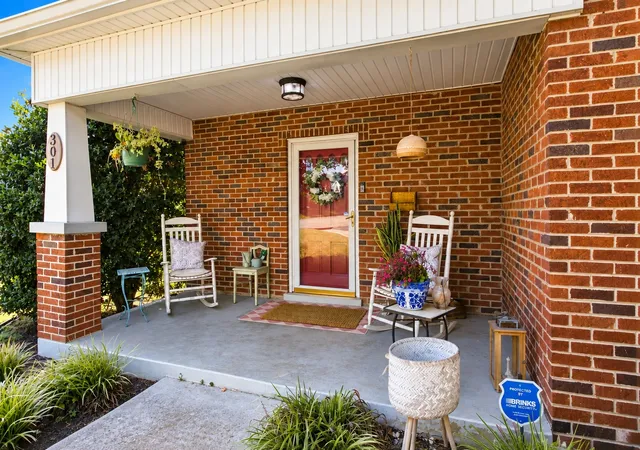 Photo 4 of Single family home for sale at 301 Cullum St, Carthage, TN 37030 | MLS# 3542365 | Listing updated on 2026-09-27