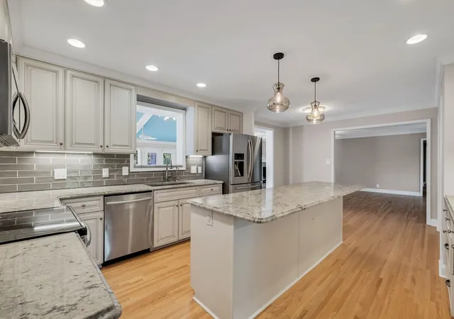 Photo 2 of Mansion for sale at 300 Rolling Ml Rd, Old Hickory, TN 37138 | MLS# 3529942 | Listing updated on 2026-09-06
