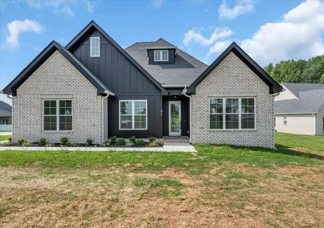 Photo 2 of Single family home for sale at 61 Hickory Grv Dr, Morrison, TN 37357 | MLS# 3529518 | Listing updated on 2026-09-03