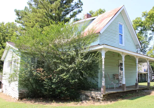 Photo 3 of Sale Pending at 435 W Woodring St, Pulaski, TN 38478 | MLS# 3525860 | Listing updated on 2026-08-25