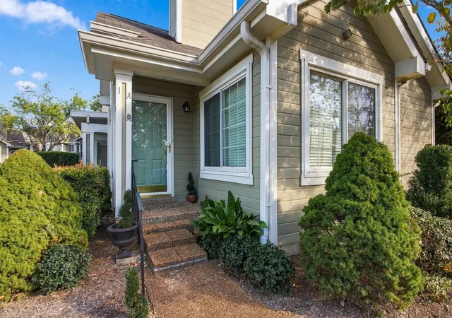 Photo 3 of Condo for sale at 129 Cherry Hl Dr #1A, Hendersonville, TN 37075 | MLS# 3597995 | Listing updated on 2026-09-30