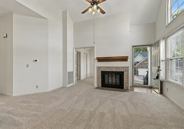 Photo 4 of Condo for sale at 129 Cherry Hl Dr #1A, Hendersonville, TN 37075 | MLS# 3597995 | Listing updated on 2026-09-30
