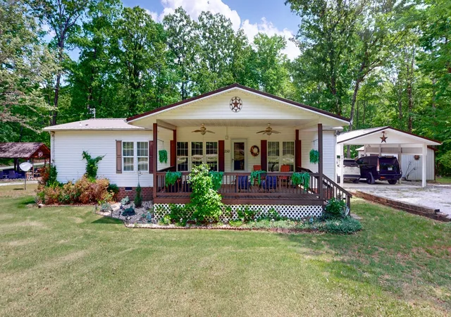 Photo 1 of Manufactured home for sale at 250 Brazzell Rd, Dickson, TN 37055 | MLS# 3597299 | Listing updated on 2026-09-21