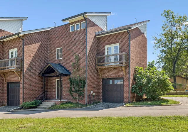 Photo 2 of Townhouse for sale at 1209 Hawkins St #4, Nashville, TN 37203 | MLS# 3528360 | Listing updated on 2026-09-02