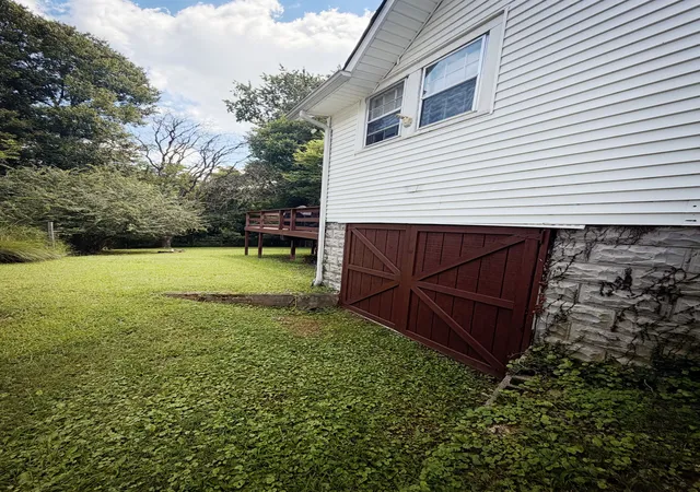Photo 4 of Single family home for sale at 825 Gracey Ave, Clarksville, TN 37040 | MLS# 3531893 | Listing updated on 2026-09-03