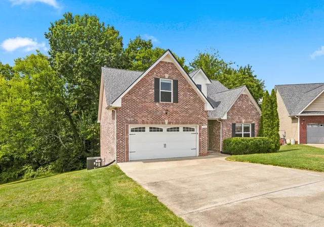 Photo 1 of Single family home for sale at 2244 Fairfax Dr, Clarksville, TN 37043 | MLS# 3531489 | Listing updated on 2026-09-21