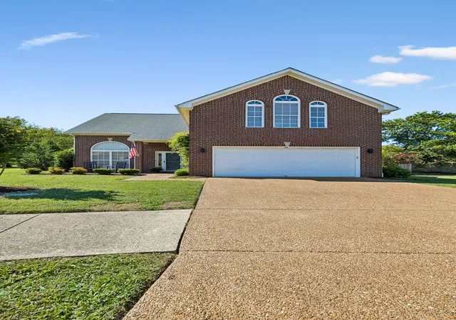 Photo 3 of Sale Pending at 610 Dunbrooke Ct, Franklin, TN 37064 | MLS# 3526707 | Listing updated on 2026-08-30