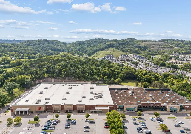 Listing Photo 2 - Condo for sale in building located at 1000 Vintage Grn Ln, Franklin, TN 37064 - Unit #1302