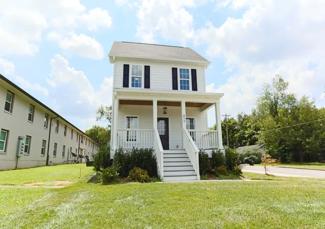 Photo 3 of Single family home for sale at 812 Greenland Dr, Murfreesboro, TN 37130 | MLS# 3526551 | Listing updated on 2026-08-28
