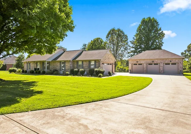 2nd image of 835 Nathan Dr, Columbia, TN 38401 | MLS# 3526579