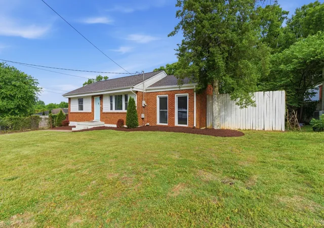 Photo 2 of Single family home for sale at 620 Templewood Dr, Nashville, TN 37214 | MLS# 3526060 | Listing updated on 2026-09-01
