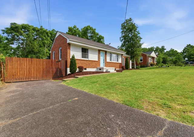 Photo 3 of Single family home for sale at 620 Templewood Dr, Nashville, TN 37214 | MLS# 3526060 | Listing updated on 2026-09-01