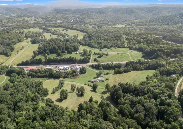 3rd image of 1636 Jim Cummings Hwy, Woodbury, TN 37190 | MLS# 3526471