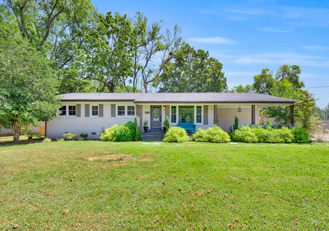 Single family home for sale at 1508 Turnpike Rd, Summertown, TN 38483 | MLS# 3527309