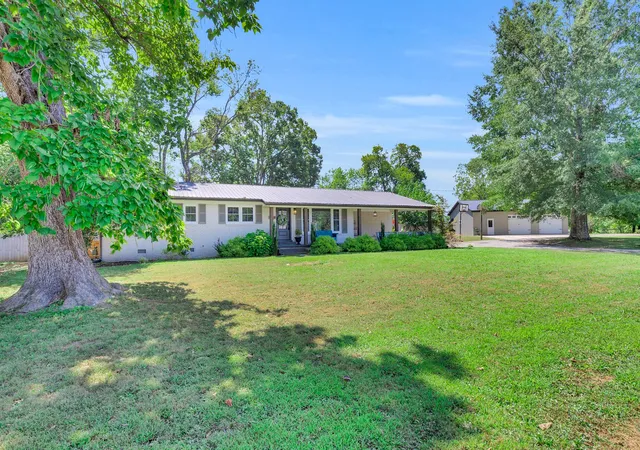 Photo 3 of Single family home for sale at 1508 Turnpike Rd, Summertown, TN 38483 | MLS# 3527309 | Listing updated on 2026-08-28