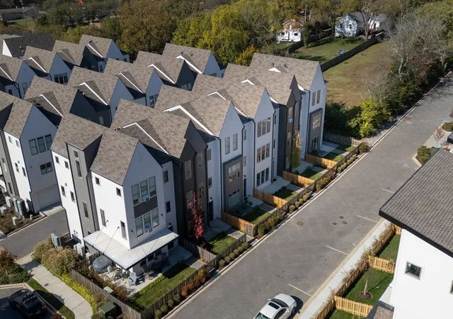 Photo 2 of Townhouse for sale at 253 Arrowhead Dr, Nashville, TN 37216 | MLS# 3526928 | Listing updated on 2026-10-05