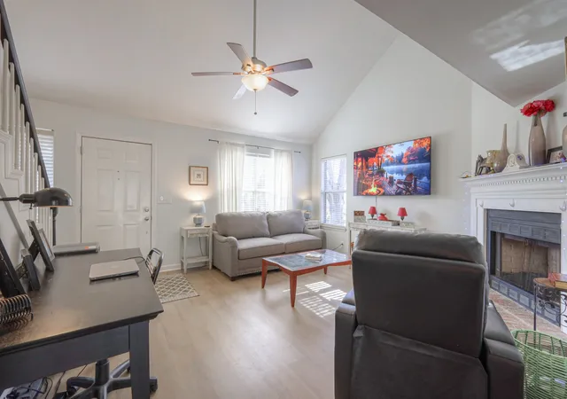 Photo 2 of Single family home for sale at 418 Newbary Ct, Franklin, TN 37069 | MLS# 3526339 | Listing updated on 2026-09-04