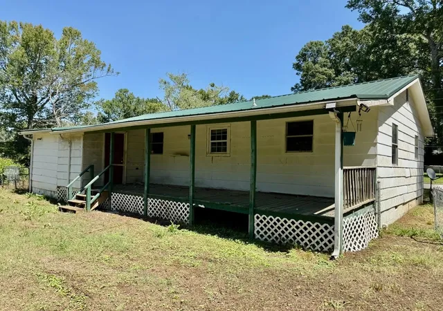 Photo 4 of Single family home for sale at 108 Oakwood Dr, Huntland, TN 37345 | MLS# 3526392 | Listing updated on 2026-09-21